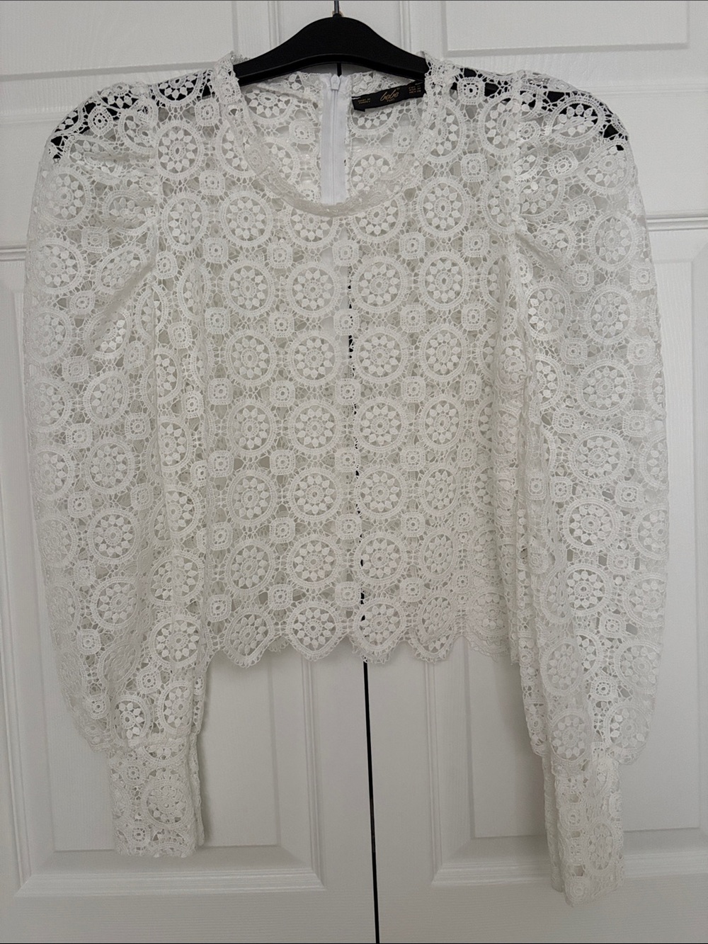 bebe White Crochet Lace Puff Sleeve Blouse